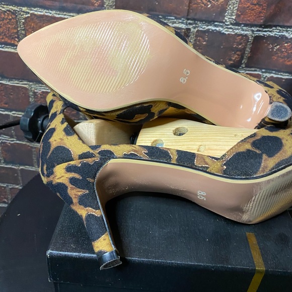 Fabulous Leopard Heels Sz 8.5 - Picture 4 of 7